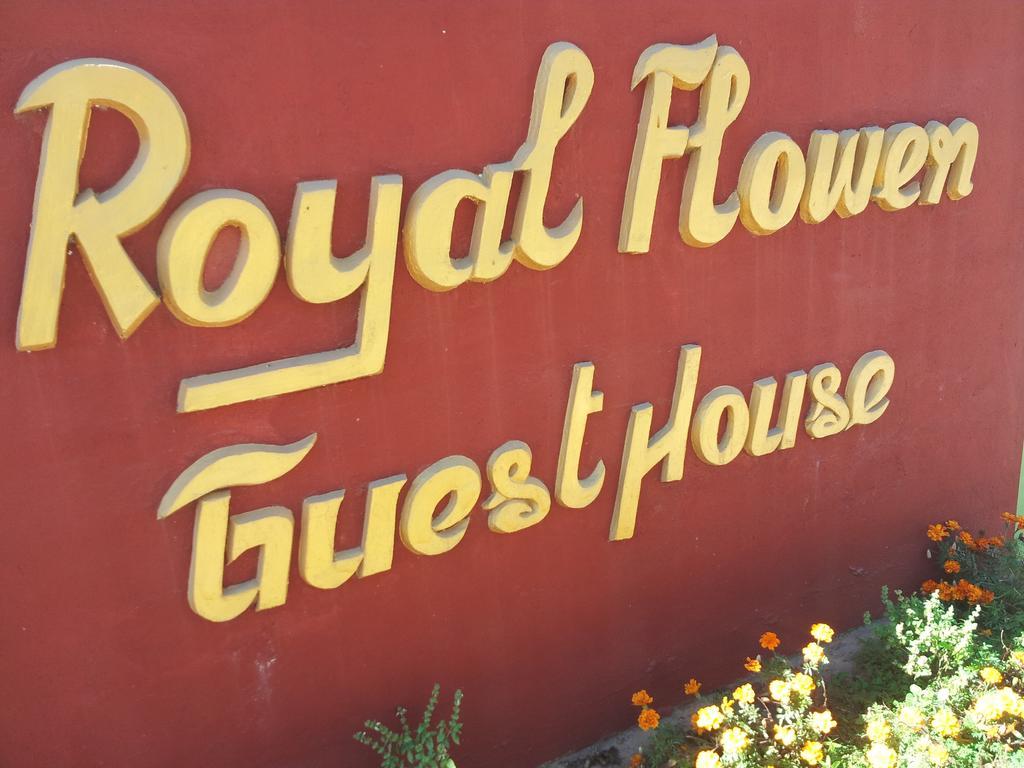 Royal Flower Pensión Pyin Oo Lwin Exterior foto