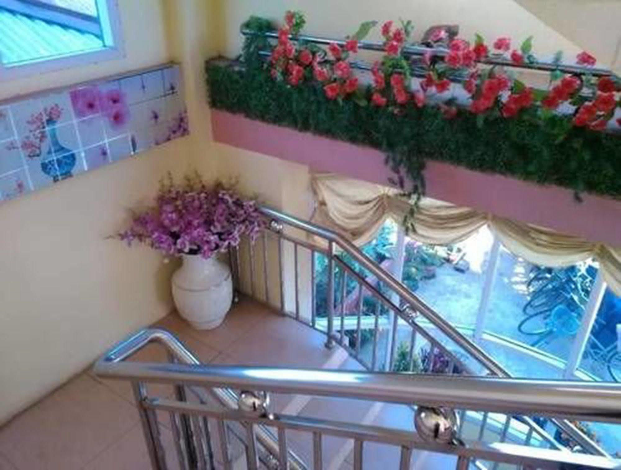 Royal Flower Pensión Pyin Oo Lwin Exterior foto